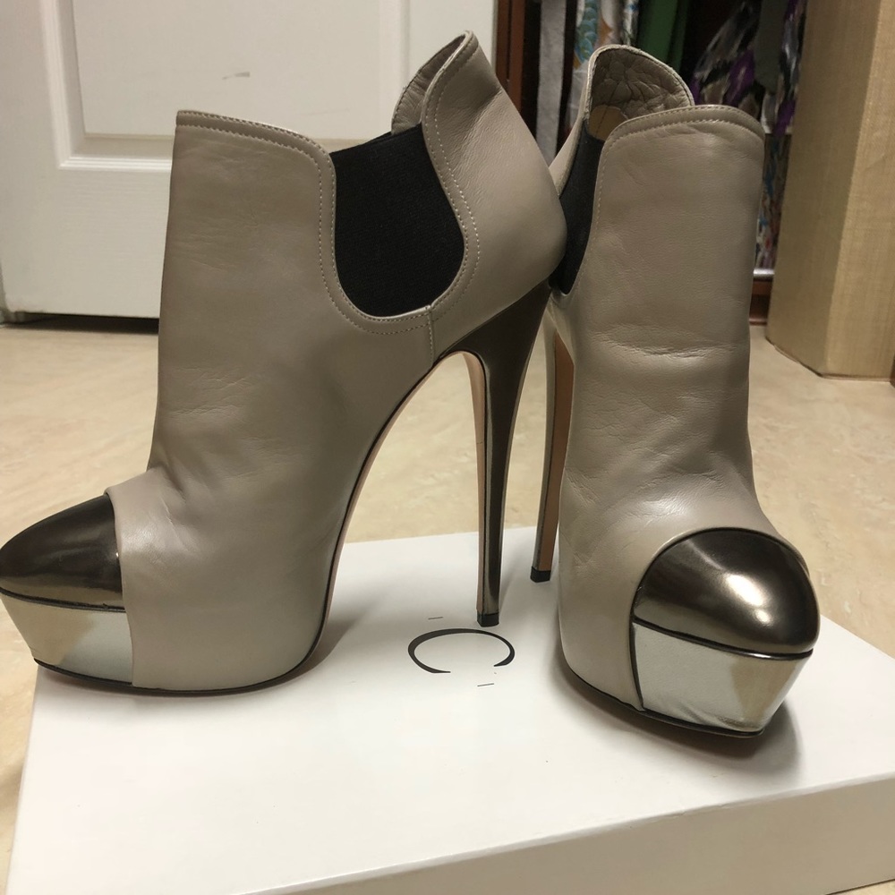 Casadei Peplum Ghiaia Shoes